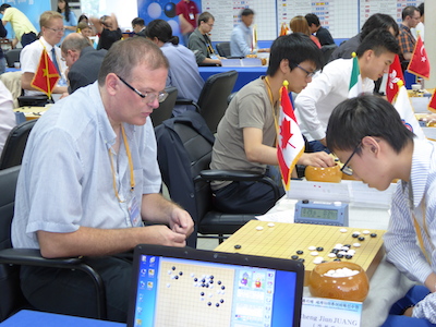 A scene from round five with James Sedgwick (Canada) playing Juang Cheng-jiun (Chinese Taipei) in the foreground